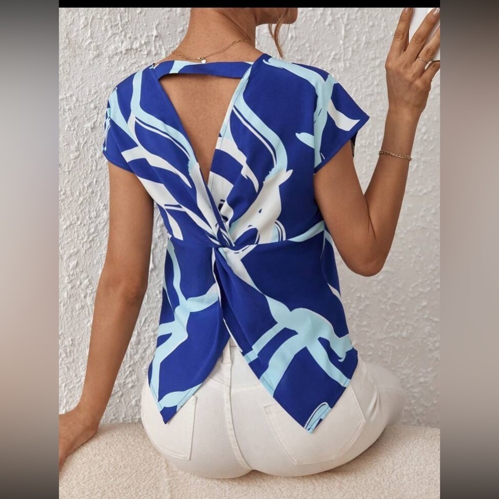 SHEIN Blue Twist-Back Short Sleeve Blouse